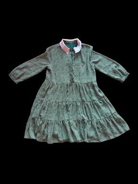 ✨Green with white polka dot dress and collar with buttons✨